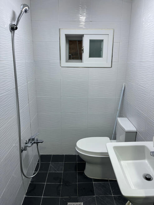 MK Co-housing: Shared Bathroom MK Co-housing: Shared Bathroom